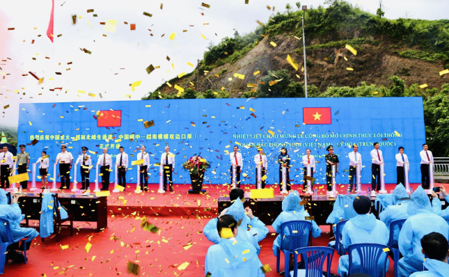 Sự phát triển của biên mậu và những thách thức hiện tại.